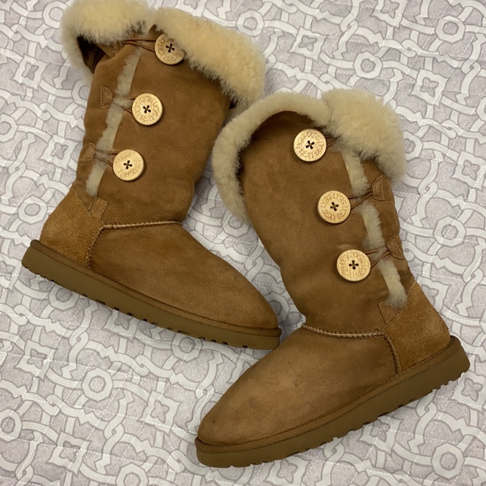 Ugg Bailey Boots. Size 7 - Picture 6 of 13